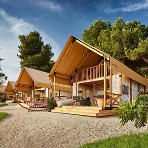 Arena One 99 Glamping Vakantiepark